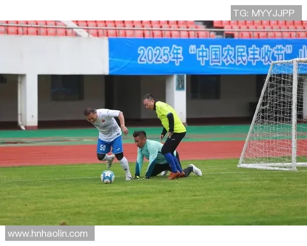 凯里足球球星闪耀赛场带动地方体育热潮推动全民健身发展